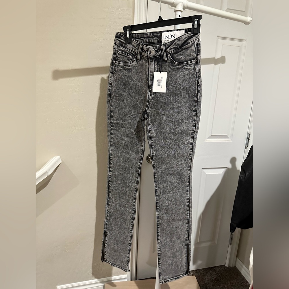 Women's Black Cropped Jeans